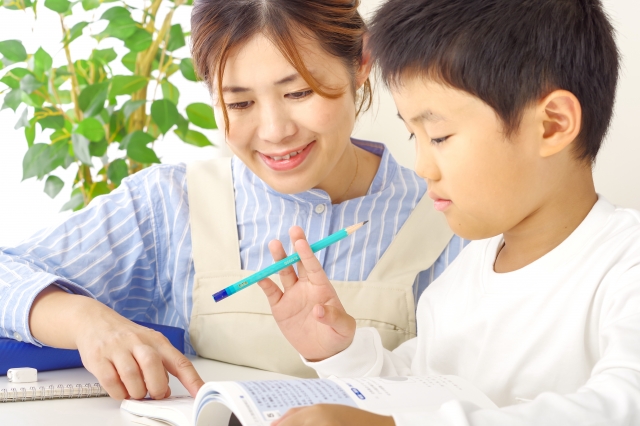 勉強を教える先生