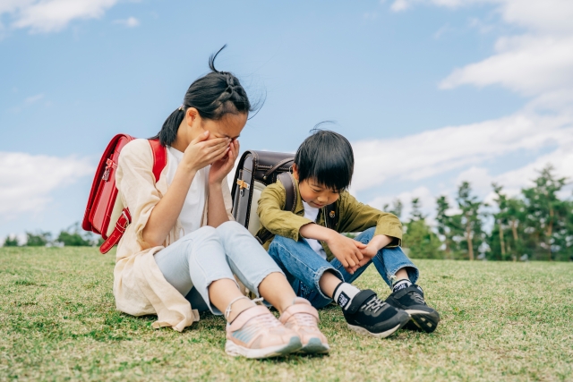 泣いている女のこ