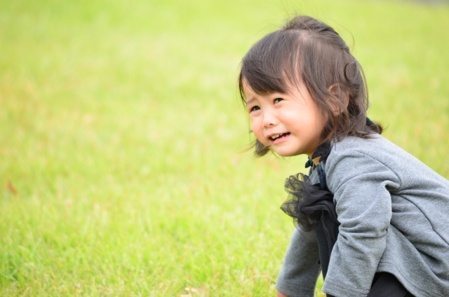 泣いている子供