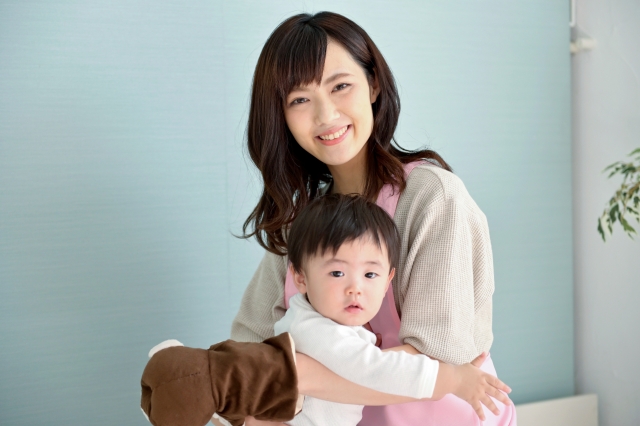 笑顔の母と子供