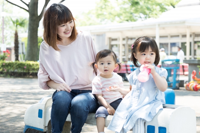 仲良さそうな親子３人