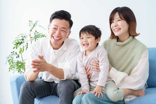 仲良しそうな家族３人