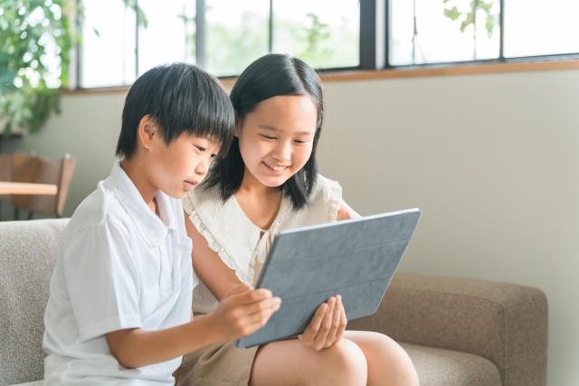 仲のいい男の子と女のこ