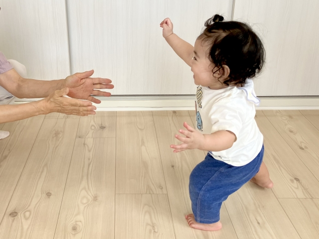 子どもがはしゃいでいる写真